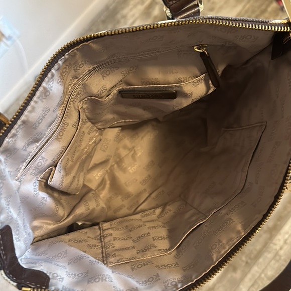 Michael Kors animal print zippered top tote - Picture 11 of 16